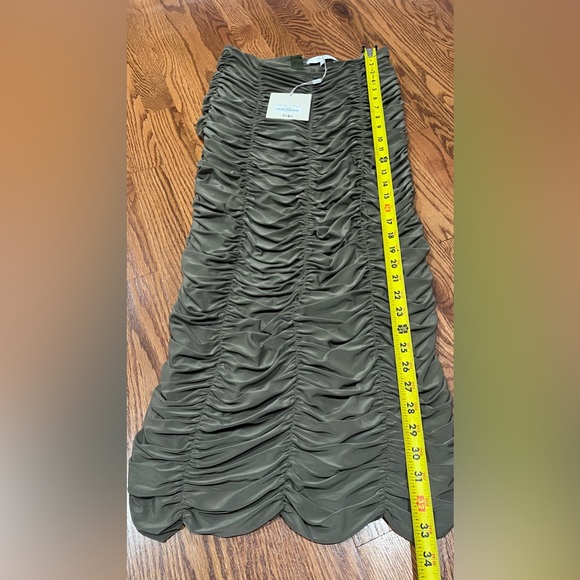 Orig $495 Tibi DRAPEY JERSEY RUCHED SKIRT GRANITE Size 4 - Picture 6 of 11